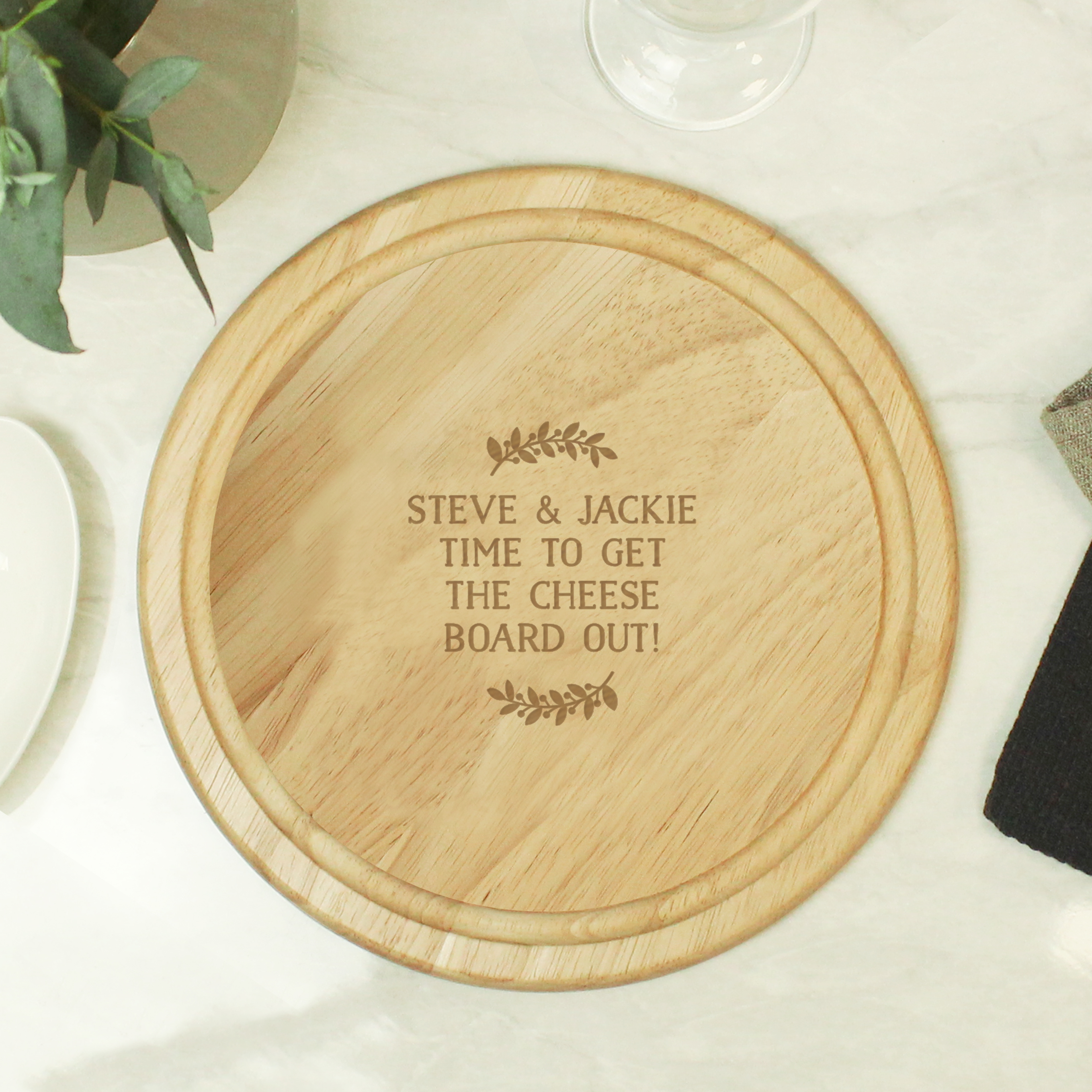 Personalised Wreath Chopping Board | Unique Kitchen Gift